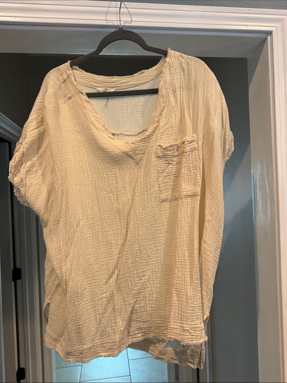 entro Light Cream Gauze V-Neck Pocket Tunic
